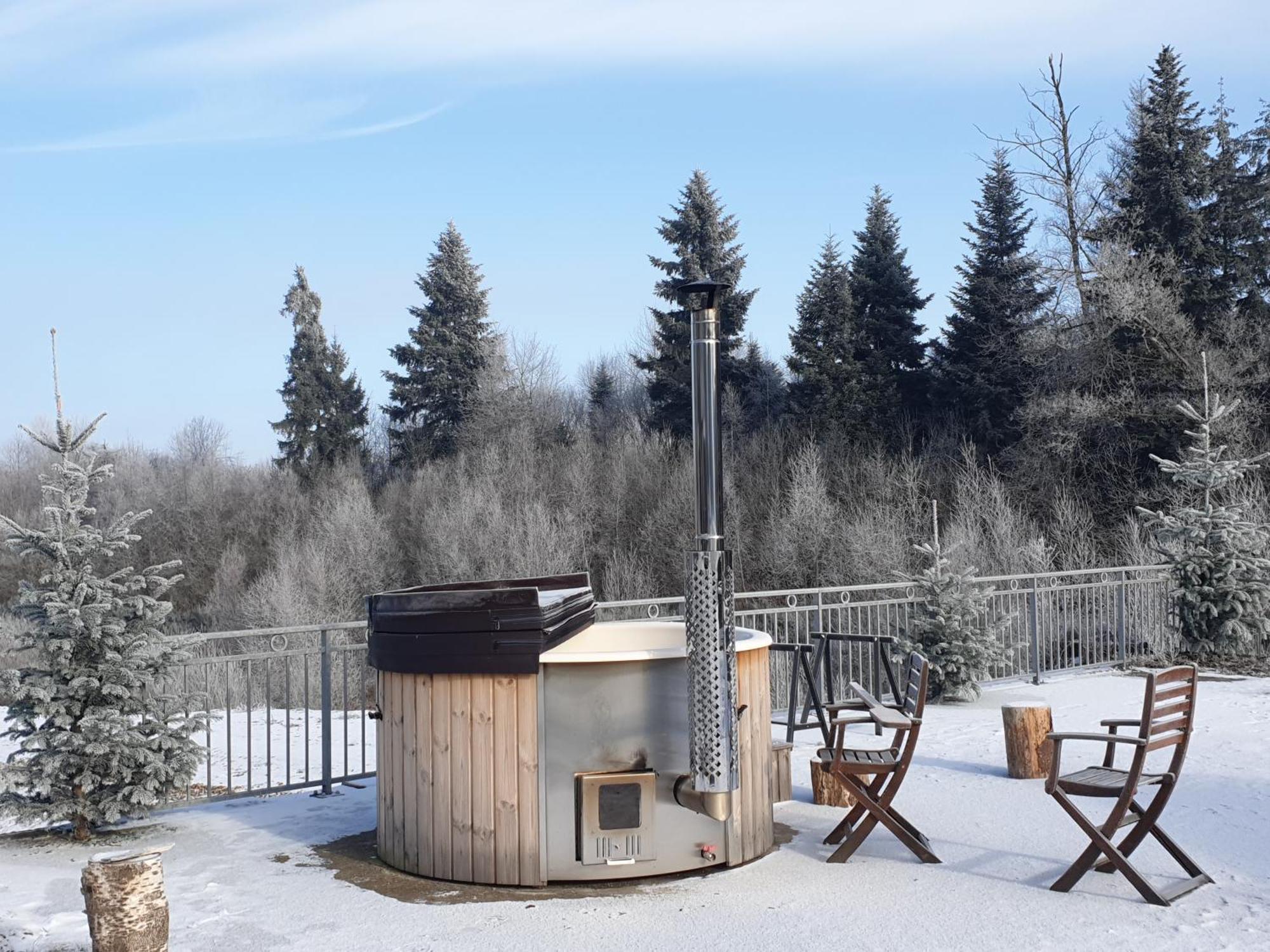 White Wood Kota Hotell Nonville Eksteriør bilde